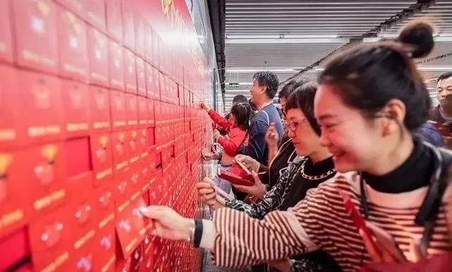 唯獨這些抓人眼球的戶外標(biāo)識才配叫創(chuàng)意！廣告主也滿意4