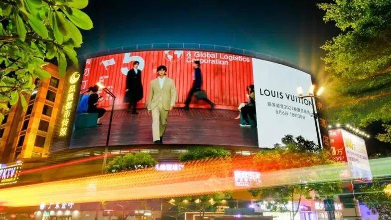 唯有這一些抓人眼球的室外廣告才配叫創(chuàng)意！標(biāo)識主也滿意5