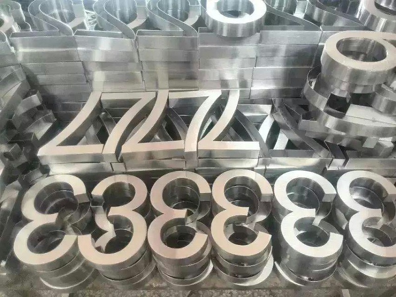 這些精品字，不單合適戶外呈現(xiàn)，還能是公司最搶眼的形像3