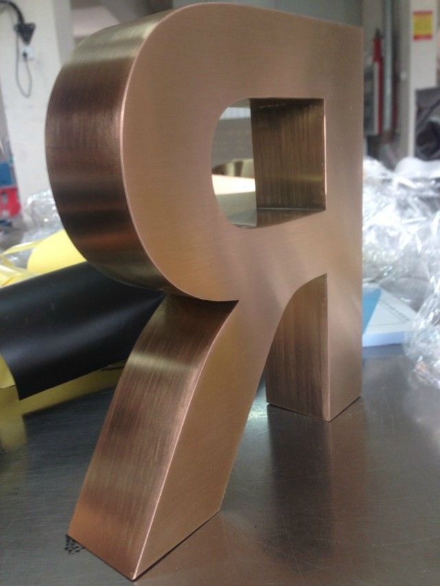 這一些精工字，不只適合戶外展示，還可是企業(yè)最搶眼的形像26