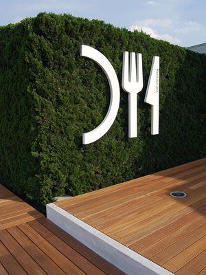 當(dāng)成線下超級(jí)入口，店面標(biāo)識(shí)主要性凸顯27