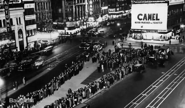 最賺錢的建筑立面：紐約年代場(chǎng)地LED屏的前世今生4