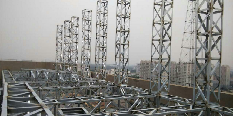 大型大廈發(fā)光字怎么提高抗臺(tái)風(fēng)實(shí)力3