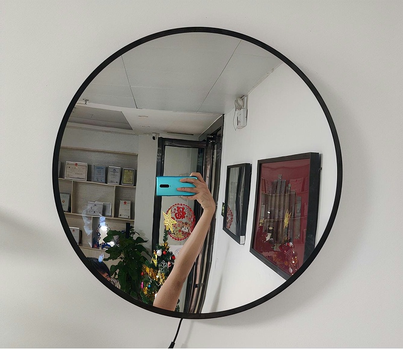 有了半透鏡，廣告led燈箱字也能擁有立體感4