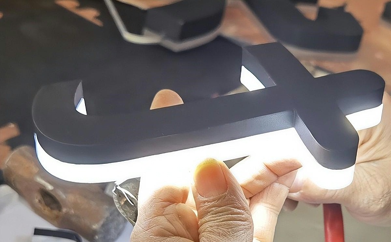 招牌及發(fā)光字究竟該怎么報價呢？發(fā)光字報價幾何才算正確呢？32