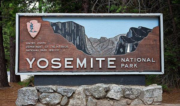 “旅游化”的LOGO系統(tǒng)，讓標(biāo)志牌作為景區(qū)里的特別景物12