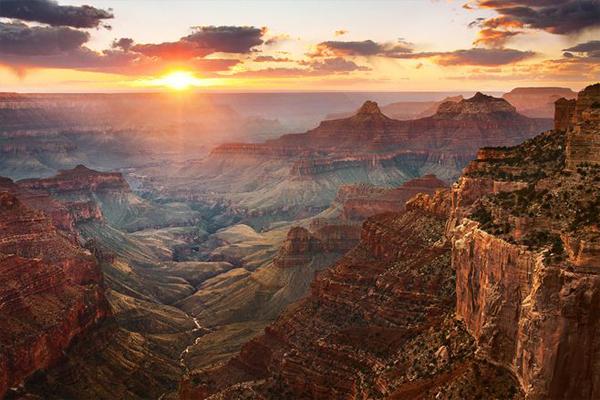 “旅游化”的LOGO系統(tǒng)，讓標(biāo)識(shí)牌作為景區(qū)里的獨(dú)特景致